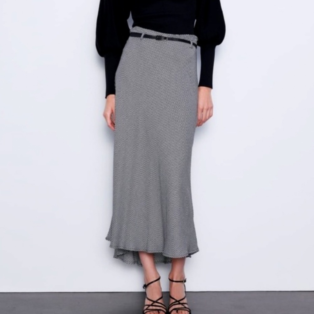 Zara 2pc. Houndstooth Skirt & Belt. New with Tag!